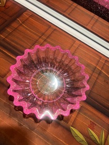 Cuenco de resina ideal para decorar la mesa de comedor, con un atractivo artístico que combina funcionalidad con una decoración interior excepcional. - Product Image 3