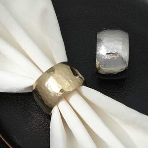 Anillo para Servilletas de Metal Estilo Heritage, Diseñado para Experiencias Gastronómicas Tradicionales y un Estilo Clásico para la Mesa - Product Image 1
