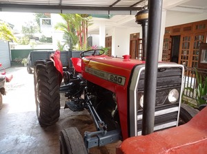 รถแทรกเตอร์ฟาร์ม Massey Ferguson MF 240/MF290 ระบบขับเคลื่อน 2 ล้อ และ 4 ล้อ พร้อมเครื่องยนต์ 50 แรงม้า - ลดราคา - Product Image 5