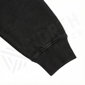 Hoodie surdimensionné élégant pour homme, design vintage délavé avec poche avant, confortable, personnalisable pour l'hiver. - Product Image 6