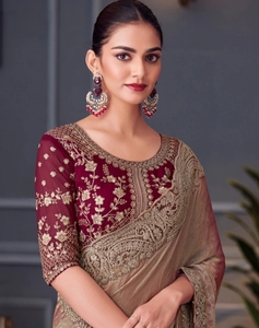 Sari de satén adornado al estilo Bollywood - Product Image 1