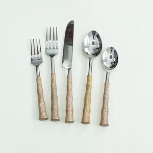 Ensemble de couverts de table avec manche en bambou naturel Ensemble de couverts en acier inoxydable avec bambou en bois naturel poli - Product Image 4