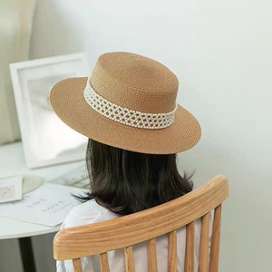 หมวกกันแดดปีกกว้างที่ปรับแต่งได้สําหรับผู้หญิงที่มีสไตล์เฉพาะตัว เหมาะสําหรับการออกไปเที่ยวชายหาดและการป้องกันแสงแดด - Product Image 1