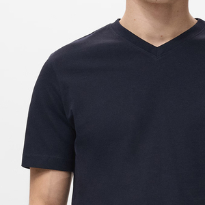 T-shirt décontracté pour homme à col en V avec logo personnalisé, en matière douce, à prix abordable, manches courtes, design tendance 2026 - Product Image 3