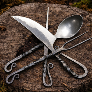 Juego de Cubiertos de Mesa Hechos a Mano con Hoja Recta de Acero al Carbono y Mango Negro, Forjados a Mano, Estilo Vintage Medieval - Product Image 3