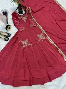 Salwar Kameez de Seda Crepé Natural de Color Brillante con Bordado Multineedle, Estilo Cultural Rajasthani, Especial para Bodas y Fiestas - Product Image 5