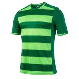 Camiseta de Fútbol de Súper Calidad para Hombre, 100% Poliéster Suave y Cómodo, Diseños Sublimados Personalizados, Servicios OEM de Sialkot, Pakistán - Product Image 4