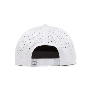 Gorra de béisbol impermeable con cierre a presión para golf, visera plana, tela de poliéster y spandex, parche de PVC personalizado con detalle de cuerda, alta calidad - Product Image 4