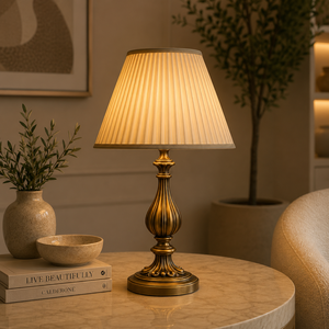 Lámpara de Mesa Metálica Satin Glow con Base de Hierro Niquelado Cepillado y Pantalla de Lino Premium, Iluminación Ambiental Cálida para Interiores Modernos - Product Image 2