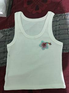 เสื้อยืดผ้าฝ้ายปักลายดอกกล้วยไม้สีม่วงแดงประดับด้วยลูกปัดทำมือสำหรับผู้หญิง เสื้อแขนสั้นฤดูร้อน ขายส่งสำหรับผู้ค้าต่างประเทศ - Product Image 3