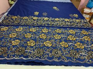 Exquisito pañuelo africano George bordado a mano con cuentas. - Product Image 6