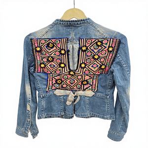แจ็คเก็ตเดนิมปักลายสไตล์โบฮีเมียนวินเทจสำหรับเดินป่า ดีไซน์โบราณแบบโบฮีเมียน - Product Image 1