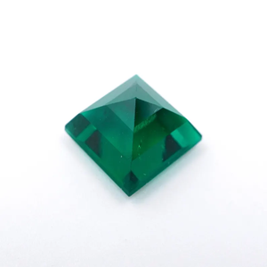 พลอยมรกตแซมเบียเพาะเลี้ยงในห้องปฏิบัติการ ทรงเหลี่ยมแบบแอสเชอร์ น้ำหนัก 3.00 กะรัต จาก HAYAAT GEMS สีรุ้ง สำหรับทำเครื่องประดับ - Product Image 4