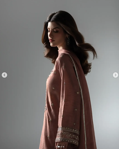 Kurta rose élégante pour femme avec broderie, tenue traditionnelle indienne et pakistanaise pour mariage, longueur au sol, coupe classique, toutes saisons - Product Image 1