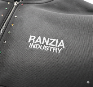 Ranzia Industry Custom Plus Sweat à capuche et pantalon de survêtement zippés intégralement, avec strass écologiques et patch brodé effet vieilli - Product Image 5