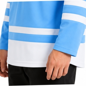 Camiseta de hockey sobre hielo azul cielo personalizada de manga larga, OEM, sublimación personalizada, de secado rápido, ajuste atlético para hombre. - Product Image 6