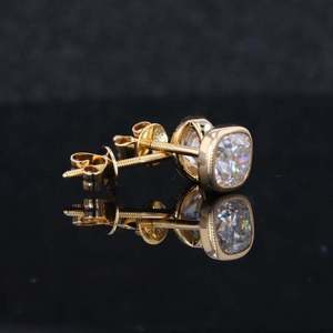 Pendientes Clásicos con Diamantes de Corte Brillante, Oro Blanco para Mujer, Certificados por GIA, Color D, Diamantes Naturales, para Uso Diario - Product Image 3