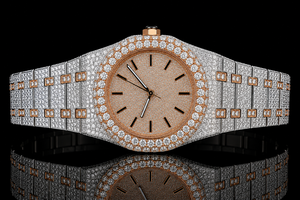 Montre en or rose incrustée de diamants CRYSTAL avec bracelet argenté demi-cerclé, lunette en cristal, emballage cadeau - Product Image 3