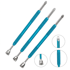 TEEJAY 002 Rouge – Kit d'outils repousse-cuticules double embout en acier inoxydable pour manucure et soin des cuticules – Réutilisable, conception à double tête - Product Image 5