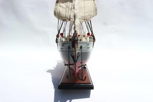 Maqueta de Barco de Vela Noruego de Madera Hecha a Mano FRAM - Product Image 5