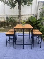 Ensemble de bistrot 5 pièces en rotin et bois, résistant aux intempéries, pour patio, mobilier d'extérieur moderne et élégant pour repas en hauteur
