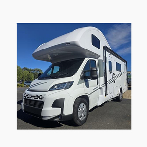 Autocaravana moderna con interior elegante y cómodas condiciones para dormir - Product Image 1