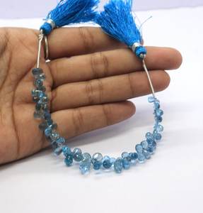 Cuentas de Topacio Azul de Londres Facetadas en Forma de Lágrima, Cuentas de Topacio Azul en Forma de Gota de 3x5-5x7 MM, Cuentas de Topacio Azul de Londres de 5 Pulgadas - Product Image 2