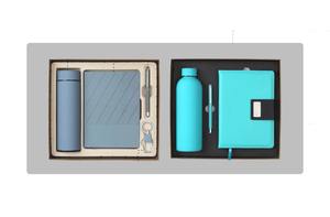 Caja de Regalo de Cuero de la Mejor Calidad con Múltiples Artículos, Incluye Diario, Botella, Llavero y Monedero, para Soluciones de Marca Corporativa, Disponible para la Venta - Product Image 3