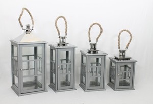 Juego de 4 Faroles de Madera Blancos al por Mayor, Grandes Portavelas Decorativos para Exteriores con Techo de Metal, Faroles de Alta Calidad para Decoración del Hogar - Product Image 2