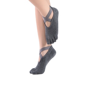 Chaussettes de yoga en tissu éponge pour l'automne et l'hiver, en coton peigné, à cinq doigts, antidérapantes pour l'intérieur, pour le Pilates, la danse et le fitness - Product Image 4