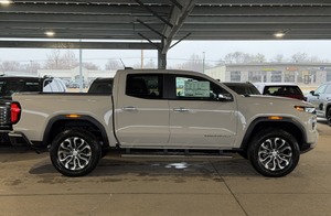 Oferta Premium: GMC Canyon Denali, Tracción en las Cuatro Ruedas, Cabina Doble - Product Image 4