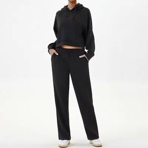 Conjunto Deportivo Personalizado con Logotipo, Sudadera Corta y Pantalones Joggers de Alta Calidad para Mujer, 2 Piezas - Product Image 1