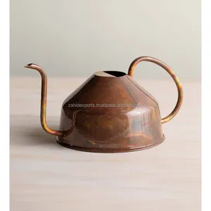 Arrosoir en métal artisanal finition antique pour plantes, design moderne et minimaliste, pour l'entretien des plantes d'intérieur, Zahid Exports - Product Image 3