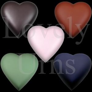 Urna de latón al por mayor con forma de corazón, con soporte de exhibición opcional, pequeña urna conmemorativa para cenizas de cremación. - Product Image 2