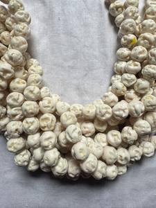 Cuentas de Resina con Textura de Flor en 13 Colores al por Mayor |   Cuentas Redondas Talladas de 10 mm y 12 mm |   Caja de Joyería Bohemia al por Mayor para Creación de Joyas - Product Image 6