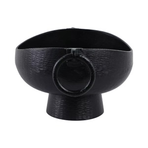 Vase de table moderne fait main au design exclusif Perfect Decor, finition craquelée noir et or, bol décoratif en métal, centre de table de mariage - Product Image 6