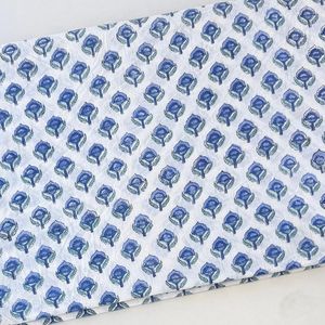 Tela de Algodón Cambray Estampada a Bloques 60x60, Tela de Algodón con Estampado Tradicional Jaipuri - Product Image 1