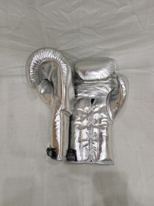 Guantes de Boxeo Profesionales Personalizados Silver No Boxing No Life, de Alta Calidad, Cuero Genuino, Transpirables, Ligeros, con Cordones - Product Image 3
