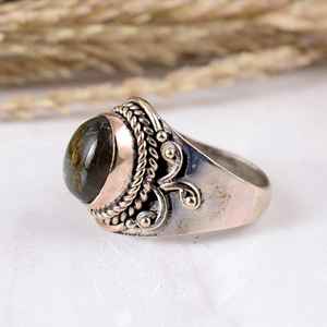 Anillo de Plata de Ley 925 con Labradorita Azul Fuego, Engaste en Bisel, Hecho a Mano, Estilo Antiguo, Vintage, Bohemio, Texturizado, para Fiesta, con Gema de Diseño - Product Image 3