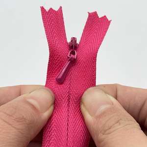 OEM 2026 Vente en gros N° 5 Fermetures éclair métalliques autobloquantes en forme de gourde avec couleur électrolytique pour vêtements et lits pour animaux de compagnie - Product Image 1