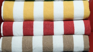 Toalla de playa - 350 GSM - Mezcla de 80% algodón y 20% poliéster - Tamaño grande 100 cm x 180 cm - Product Image 5