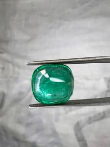 Grande pierre précieuse naturelle émeraude de Zambie de 9,08 carats, taille coussin, vert intense, pour la création de bijoux fins, Jai Narayan Gems ZHEM-01 - Product Image 4