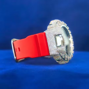 Montre digitale hip-hop audacieuse avec lunette argentée incrustée de pierres, bracelet rouge et pierres étincelantes pour un look bijou élégant - Product Image 1