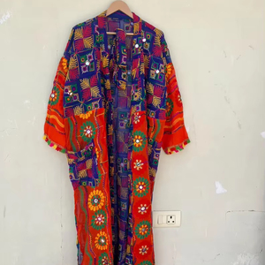ชุดกิโมโนลายการ์ตูนพิมพ์ลายด้วยมือ ดีไซน์ไม่ซ้ำใคร เหมาะสำหรับงานแต่งงาน ชุดนอน ผ้าฝ้าย 100% คอวี เอวยางยืด ใส่สบายในฤดูร้อน - Product Image 1