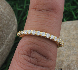 Anillo de Plata de Ley 925 con Engaste de Bisel y Circonitas, Clásico y Delicado, Chapado en Oro, Apilable, para Mujer, para Bodas, Fiestas y Uso Diario - Product Image 4