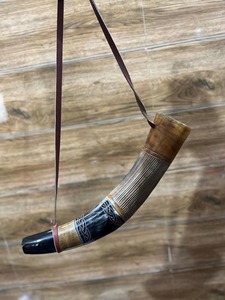 Última Novedad: Cuerno Vikingo para Beber (Cuerno de Búfalo con Ágata) Ecológico, Pulido, de Arte Moderno, Coleccionable, con Soporte, PERFECTO - Product Image 5