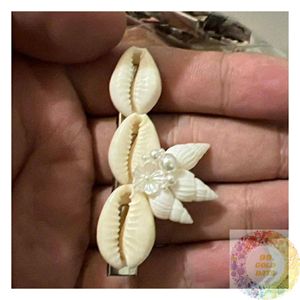 กิ๊บติดผมเปลือกหอยแบบกำหนดเอง แบรนด์ส่วนตัว ดีไซน์เปลือกหอยสำหรับแบรนด์ต่างๆ ทำด้วยมือ เครื่องประดับผมสไตล์ชายทะเล ขายส่งจำนวนมาก - Product Image 1