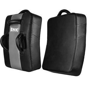 แผ่นรองเตะ Fairtex รุ่น Heavy Duty สำหรับมืออาชีพ แบบปรับแต่งได้ ใช้ได้ทั้งชายและหญิง สำหรับเทควันโด MMA คาราเต้ มวยไทย ทำจากหนัง PU พร้อมด้ามจับและแผ่นรองรับแรงกระแทก EVA - Product Image 1