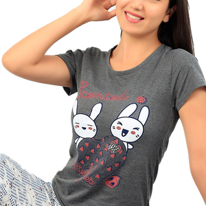 เสื้อยืดคอวีผ้าฝ้ายผู้หญิงขายส่ง ระบายอากาศได้ดี ทรงหลวม แขนสั้น สตรีทแวร์ ปักลายเรียบๆ สำหรับฤดูร้อน รับผลิตจำนวนมาก (OEM) คุณภาพสูง - Product Image 5