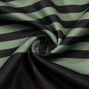 T-shirts pour hommes au design optimal, en matière douce de qualité supérieure, coupe confortable, col élégant, pour tenue décontractée professionnelle et quotidienne, style moderne uni - Product Image 5
